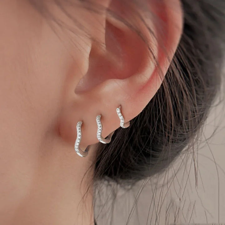 Stainless Steel Minimal Wave Hoop Earrings Crystal Zirconia Small Huggie Thin Cartilage Earring Piercing Jewelry 2023 New